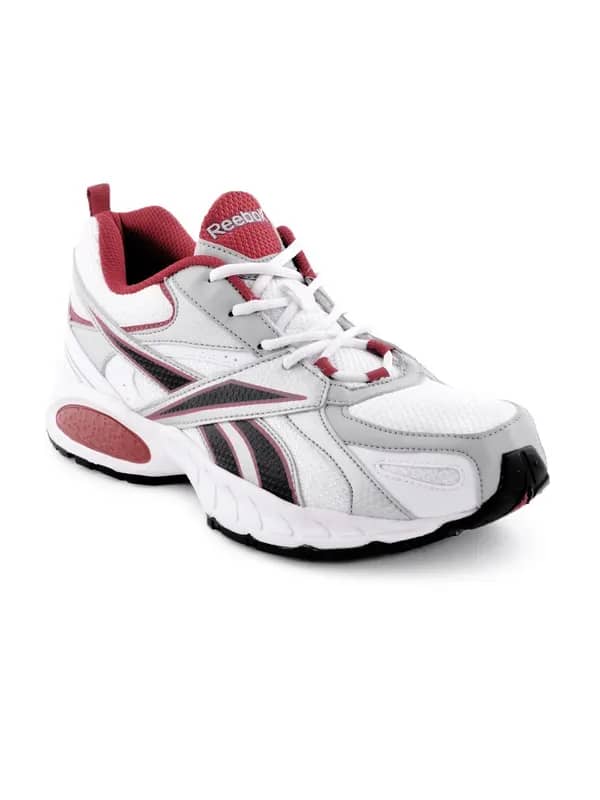 Reebok Men White Acciomax II Sports Shoes