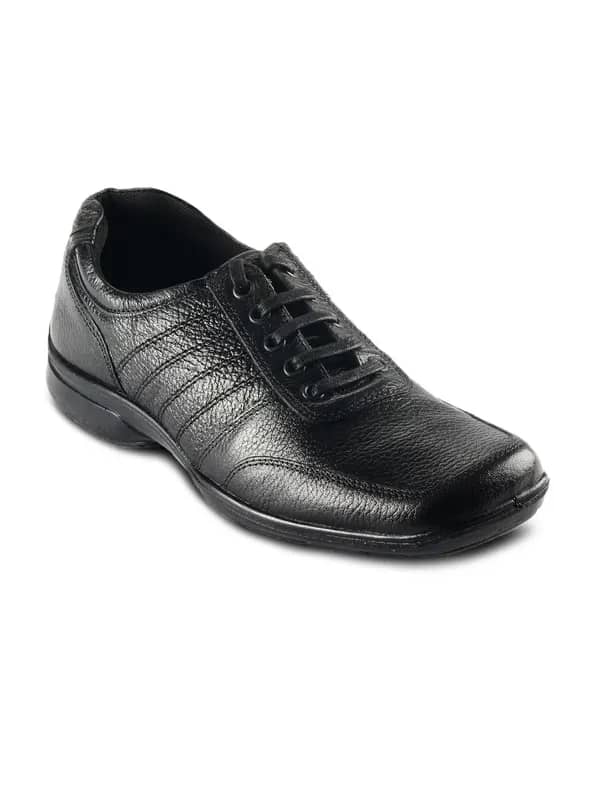 Red Tape Men Black Casual Shoes