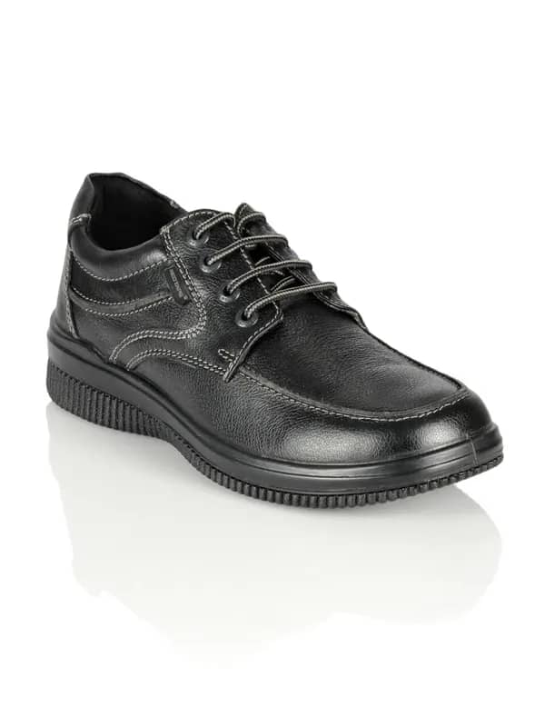 Red Tape Men Black Shoes