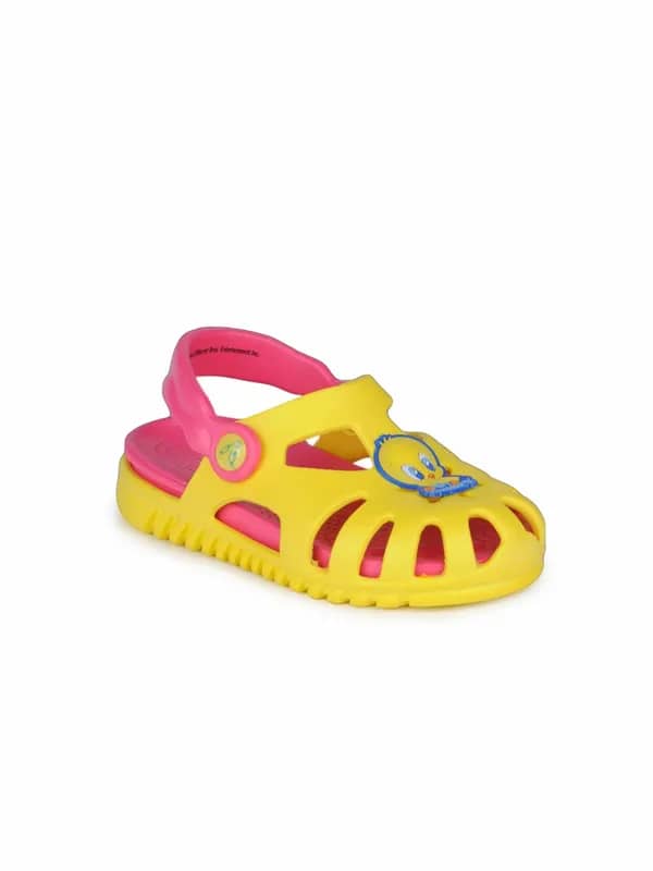 Warner Bros Kids Unisex Yellow Sandals