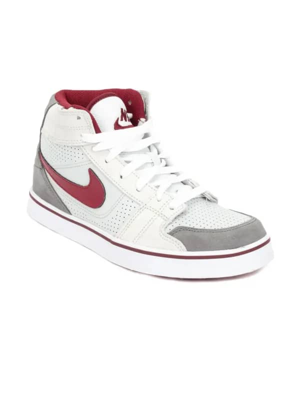 Nike Men Grey Ruckus Casual Shoes