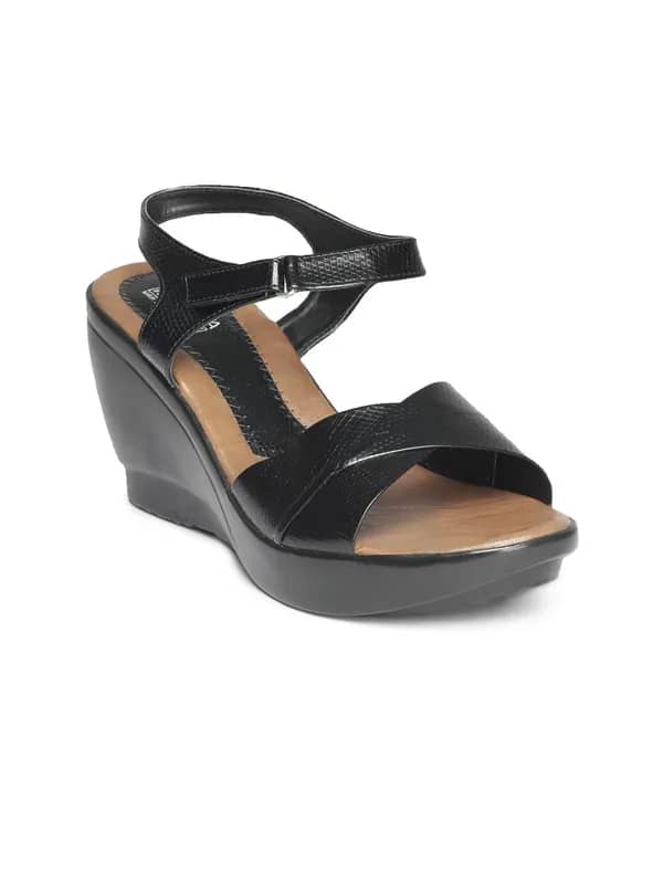 Senorita Women Black Wedges