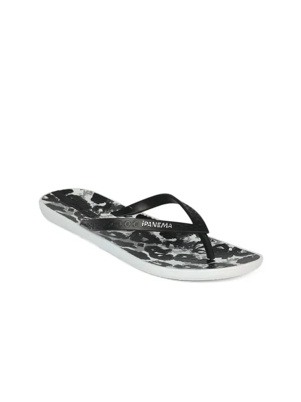 iPanema Women Black Flip Flops